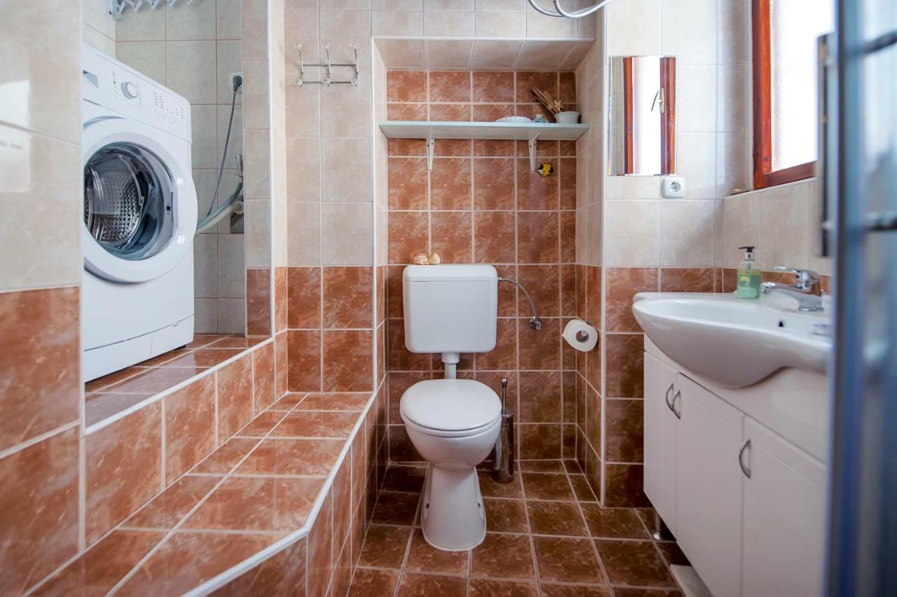 Studio Apartment Grisia ロヴィニ エクステリア 写真