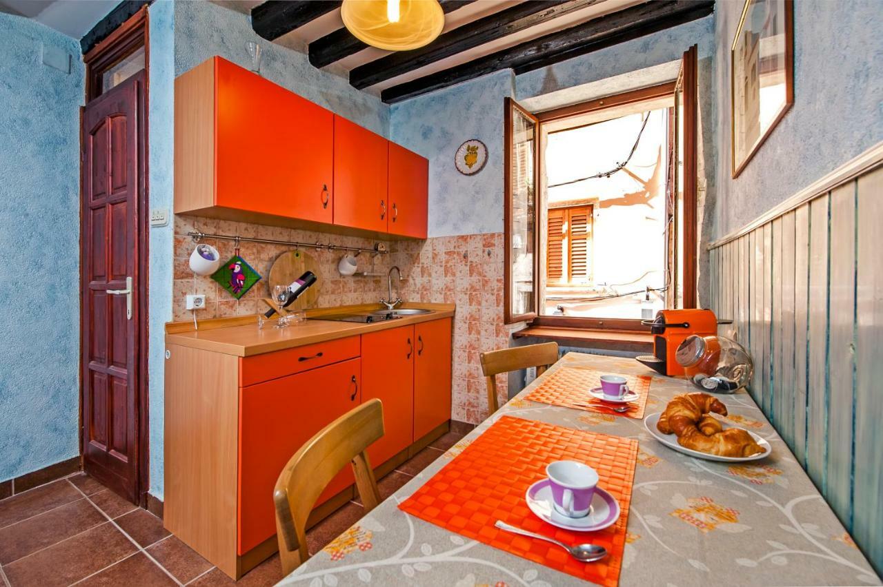 Studio Apartment Grisia ロヴィニ エクステリア 写真