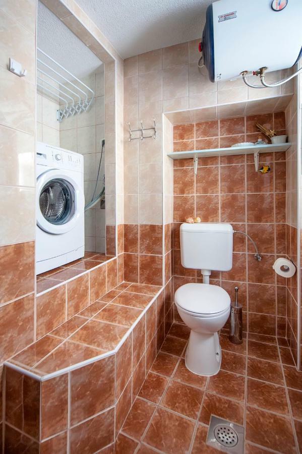 Studio Apartment Grisia ロヴィニ エクステリア 写真