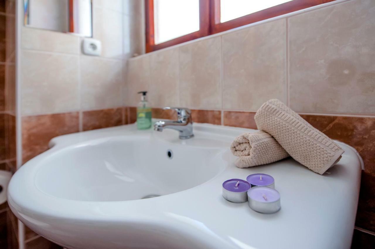 Studio Apartment Grisia ロヴィニ エクステリア 写真